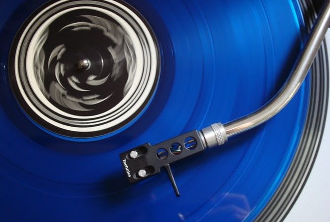 How To Set Up and Maintain Your Decks with Turntable Covers? - Mizzlemag